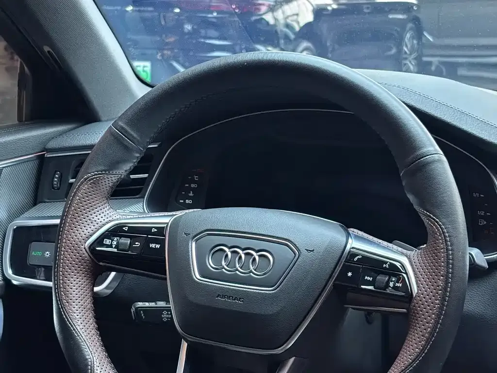 Audi A6L 2023 из CN, фото 9