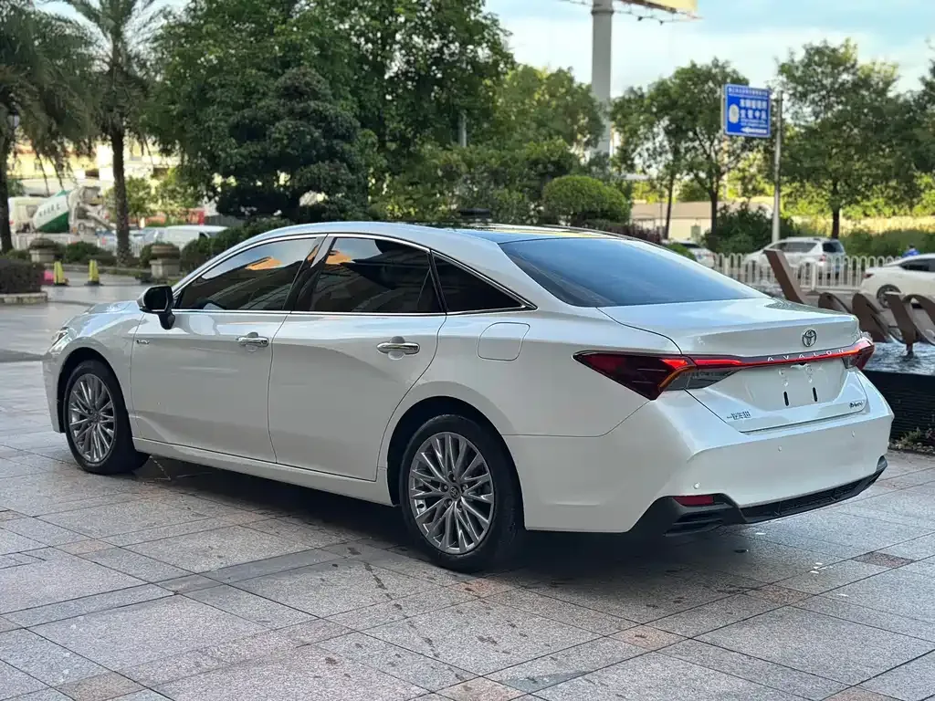 Toyota Avalon 2024 из CN, фото 5