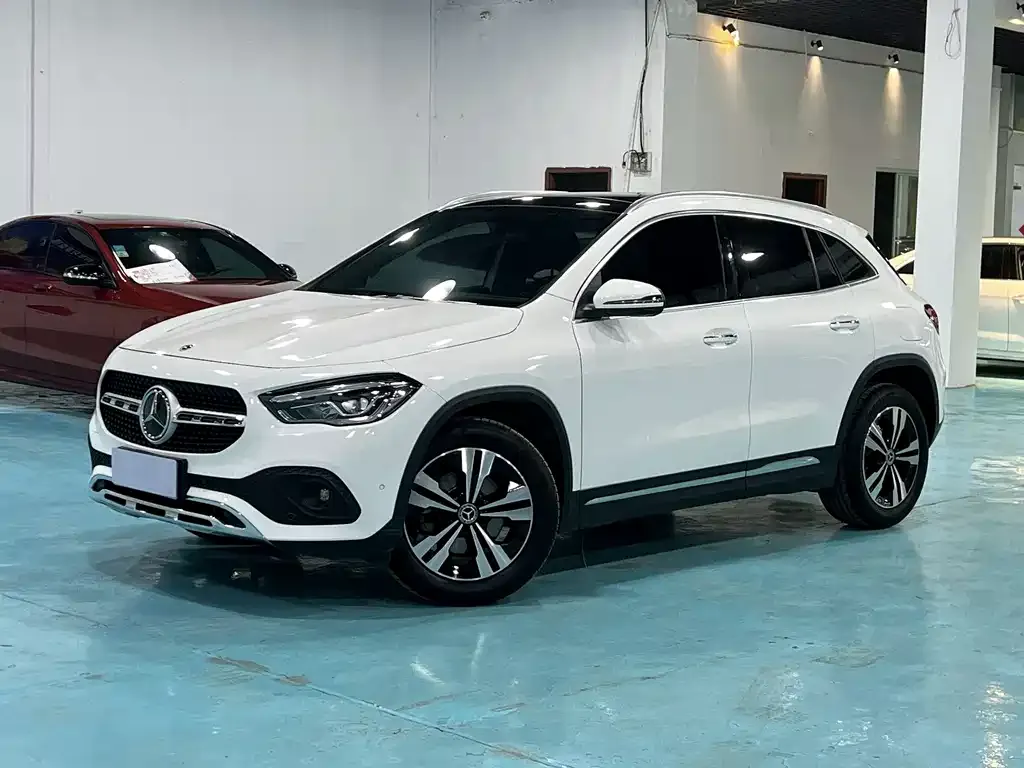Mercedes-Benz GLA — фото 1