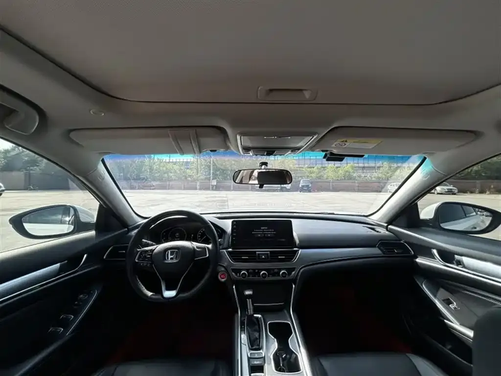 Honda Accord — фото 9