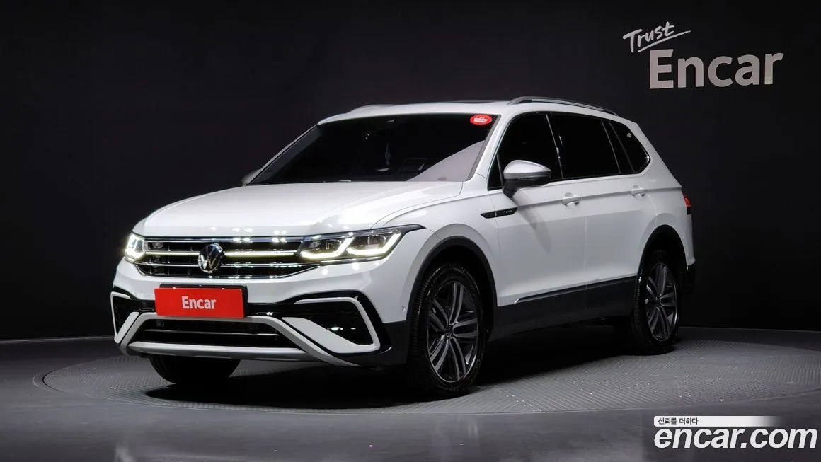 Volkswagen Tiguan — фото 1