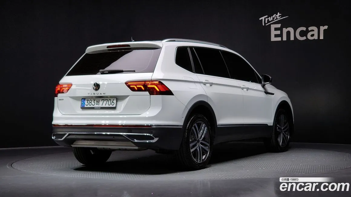 Volkswagen Tiguan — фото 2