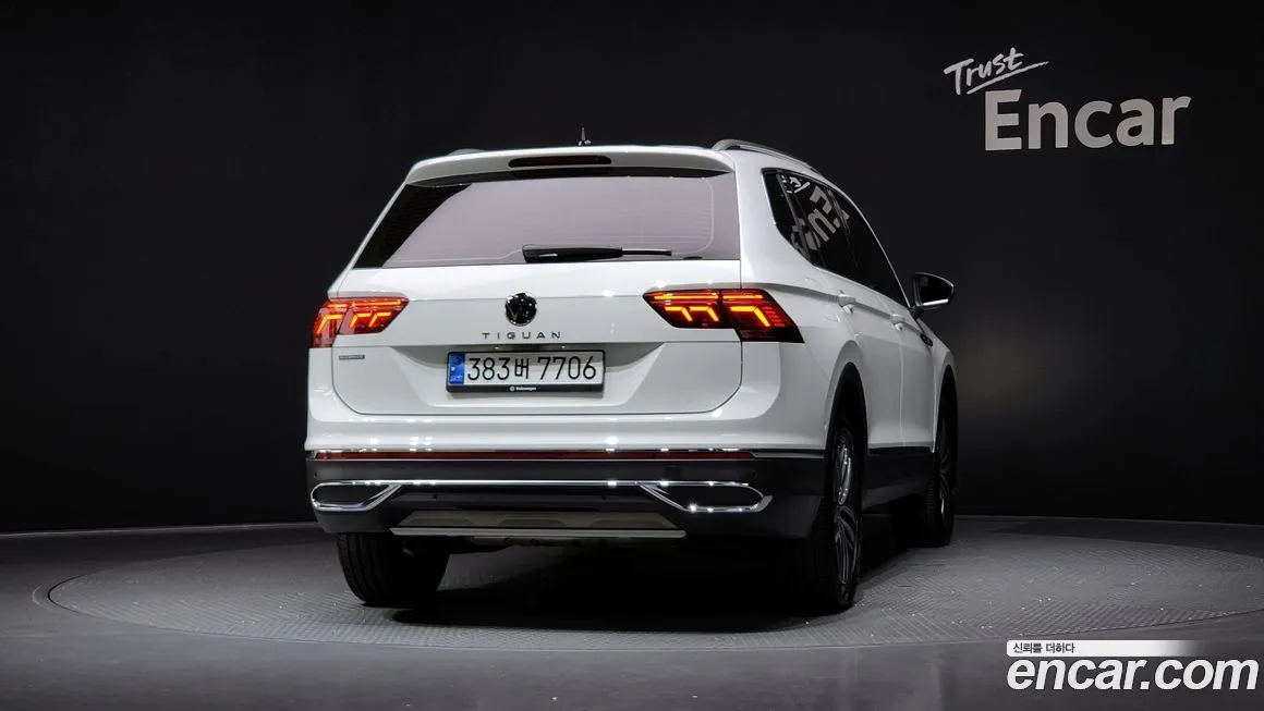 Volkswagen Tiguan — фото 4