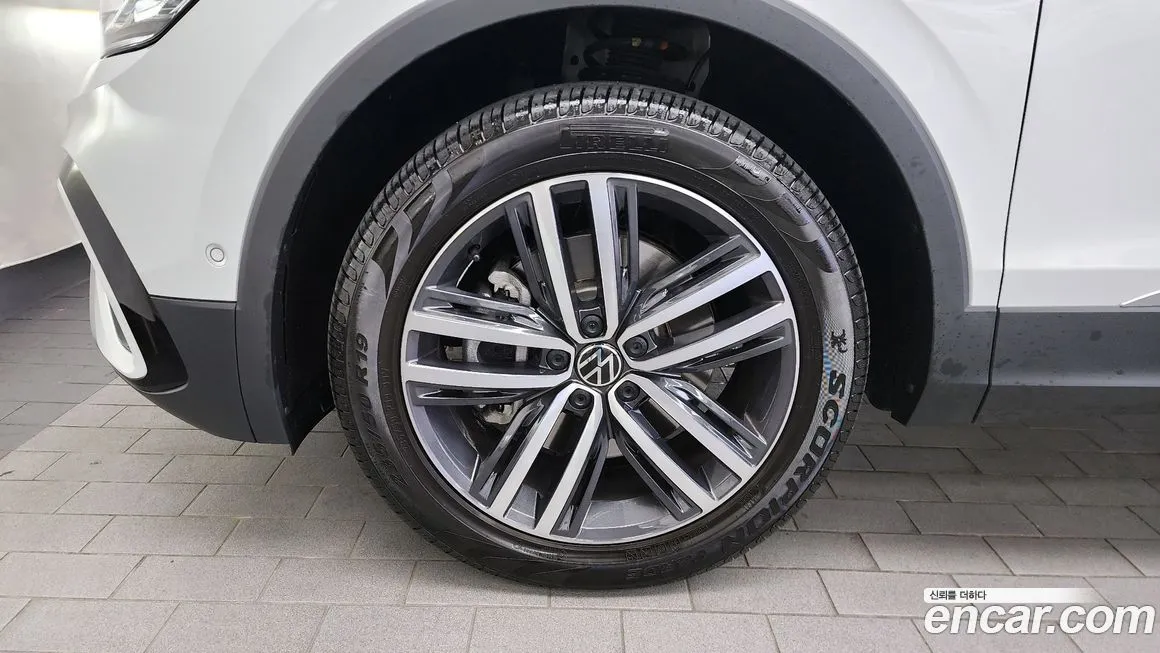 Volkswagen Tiguan — фото 5