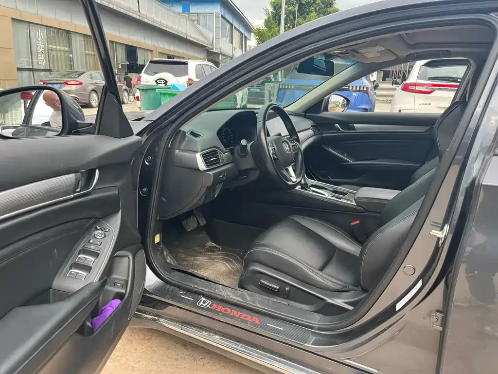 Honda Accord — фото 4