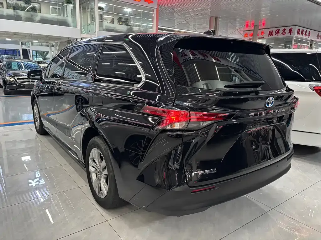 Toyota Sienna 2023 из CN, фото 10