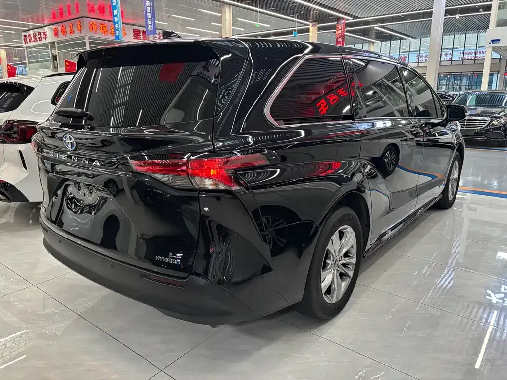 Toyota Sienna 2023 из CN, фото 9
