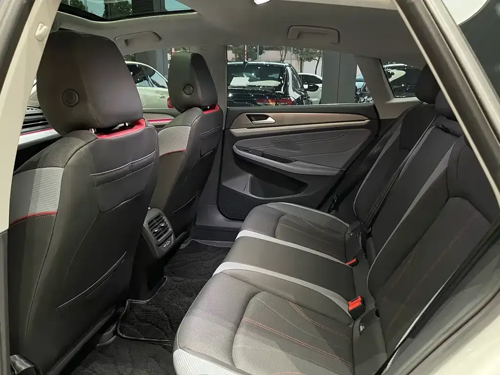 Volkswagen Lamando 2023 из CN, фото 9