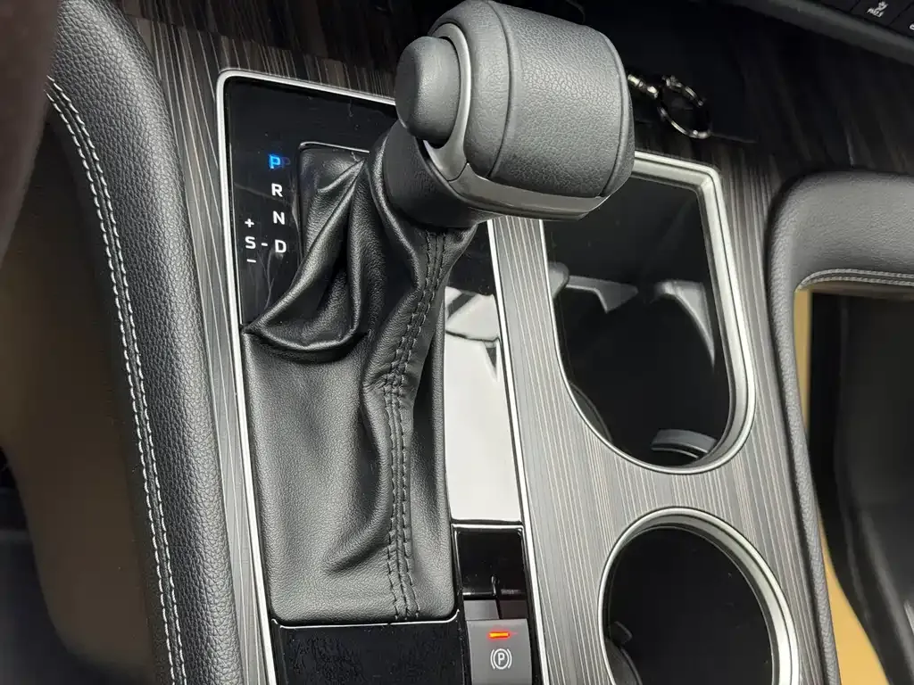 Toyota Sienna 2024 из CN, фото 9