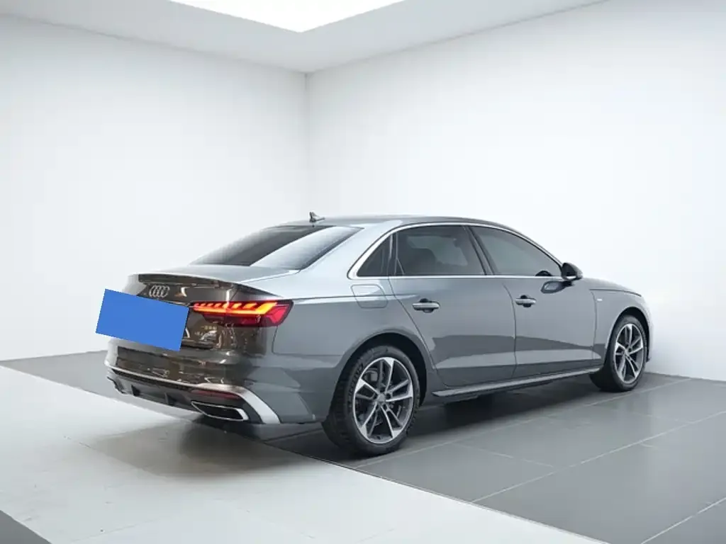Audi A4L 2021 из CN, фото 4