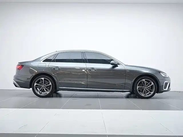 Audi A4L 2021 из CN, фото 6