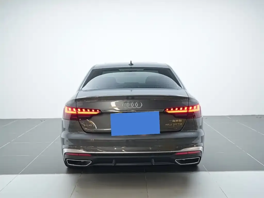 Audi A4L 2021 из CN, фото 9