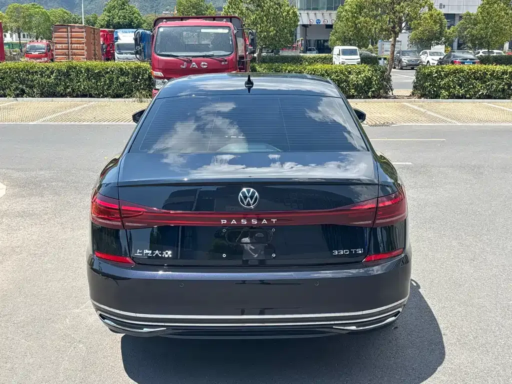 Volkswagen Passat 2022 из CN, фото 2