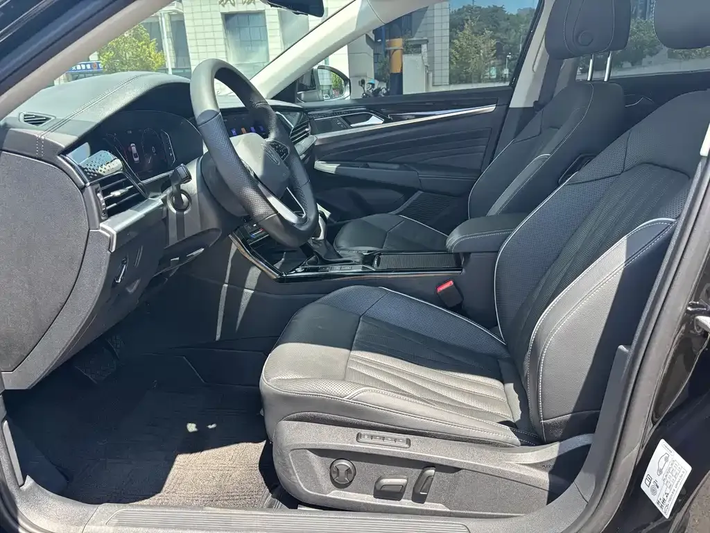 Volkswagen Passat 2022 из CN, фото 4