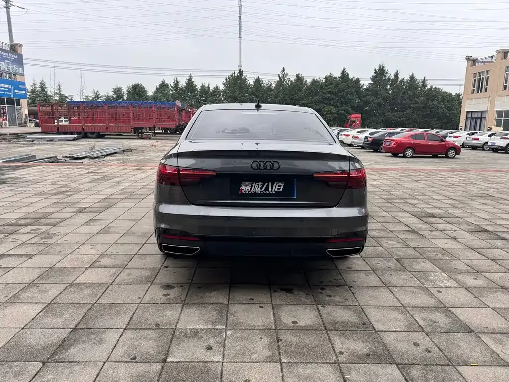 Audi A4L 2022 из CN, фото 4