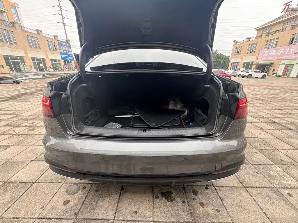 Audi A4L 2022 из CN, фото 8