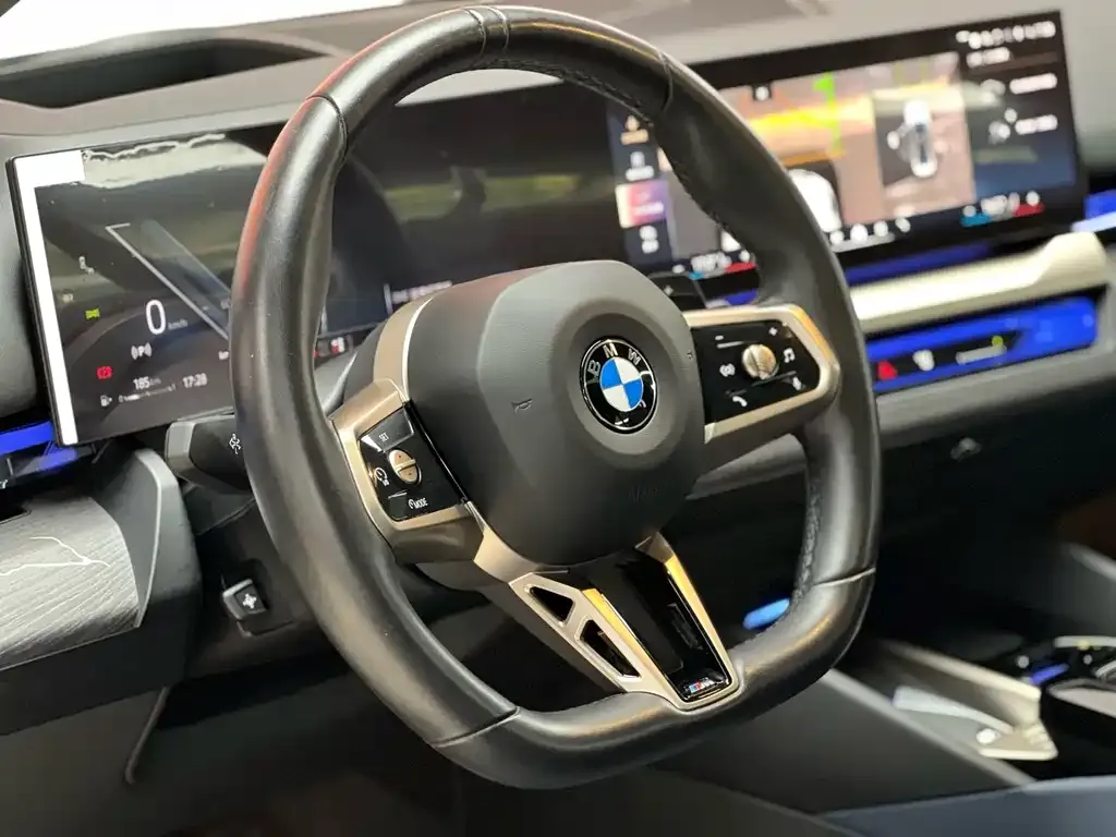 BMW 5 Series 2024 из CN, фото 7