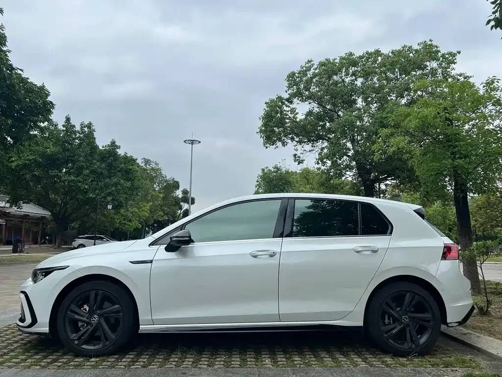 Volkswagen Golf 2022 из CN, фото 4