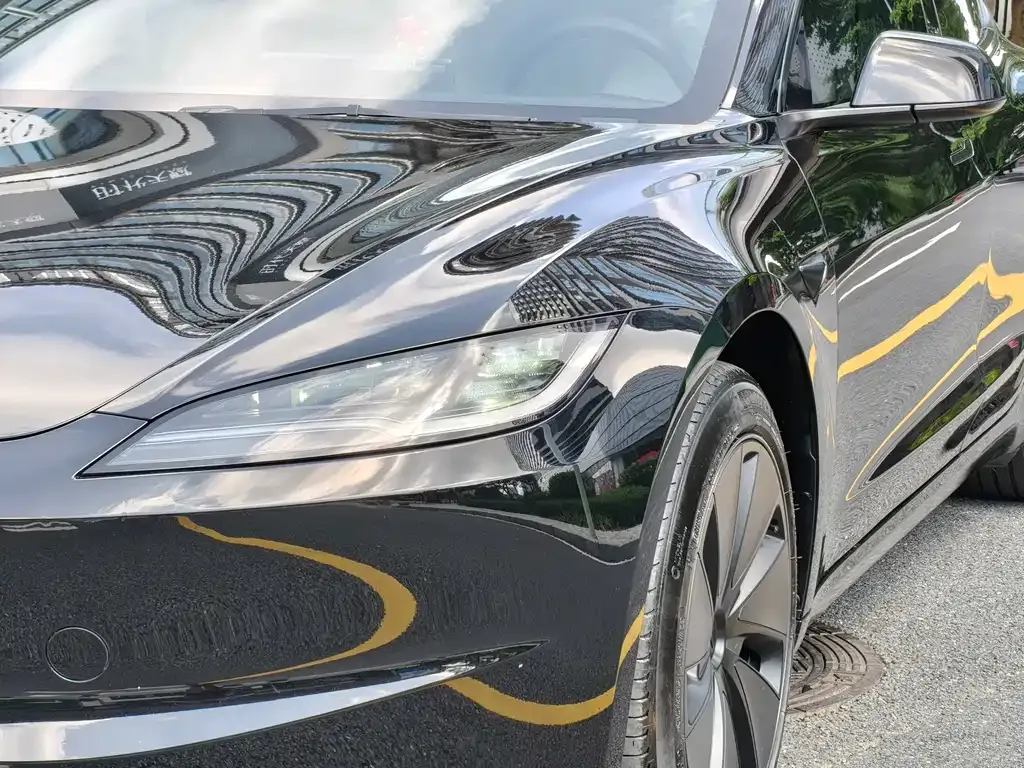 Tesla Model 3 — фото 10