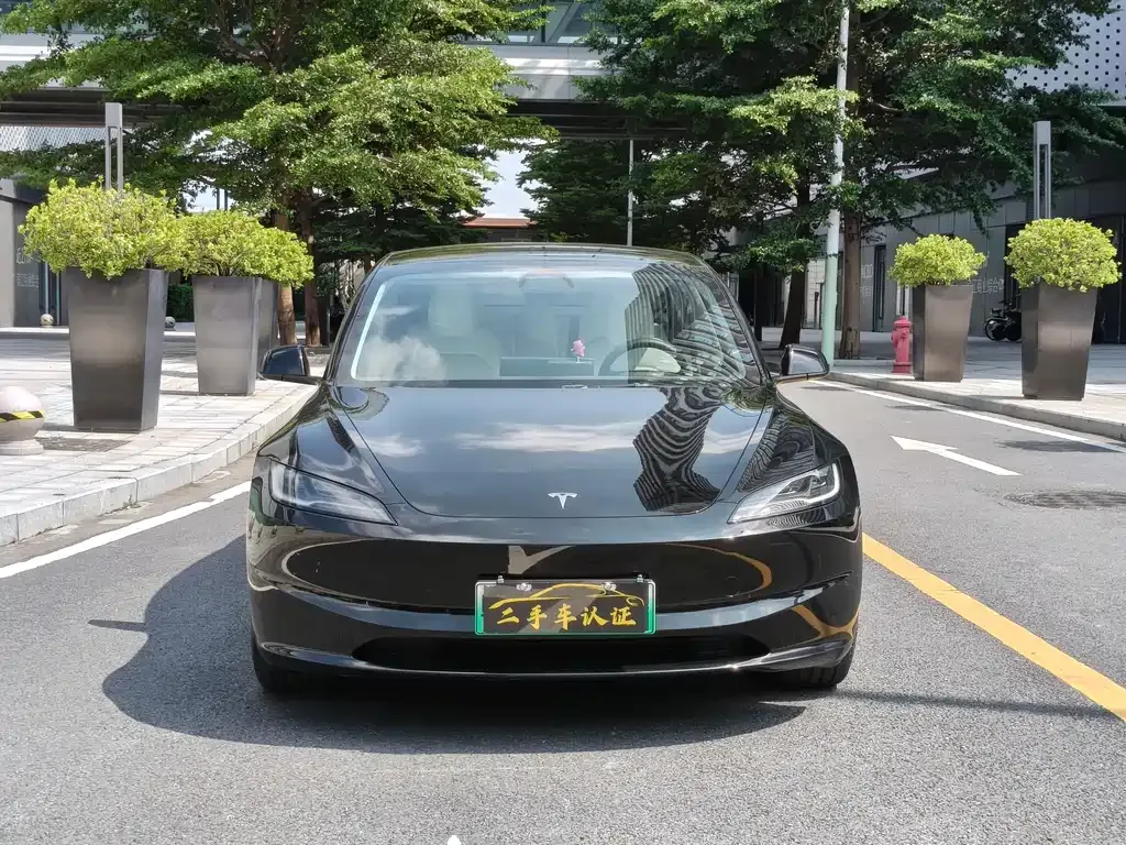 Tesla Model 3 — фото 2