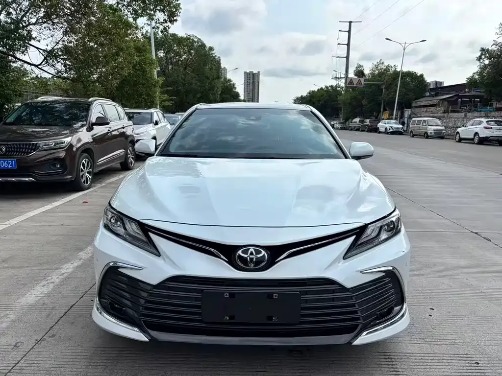 Toyota Camry 2021 из CN, фото 2