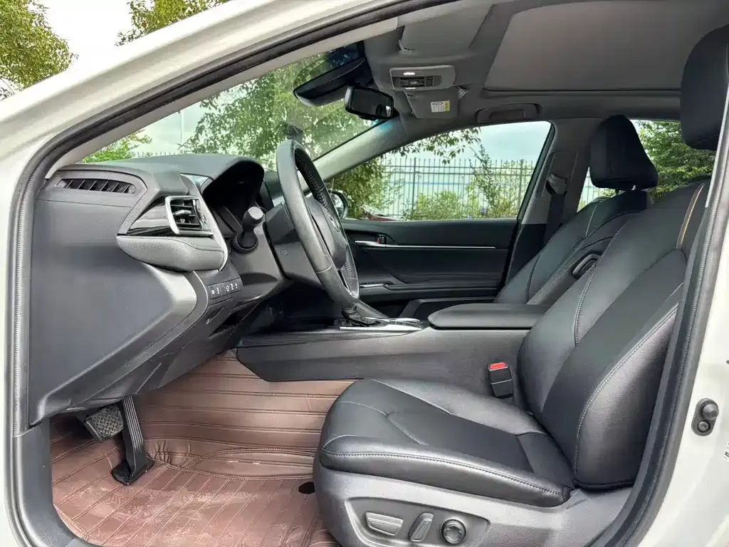 Toyota Camry 2021 из CN, фото 4