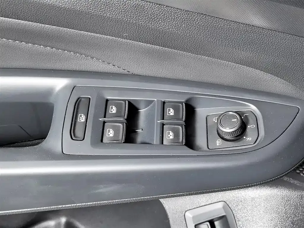 Volkswagen Passat 2024 из CN, фото 9