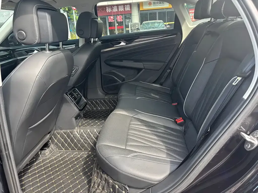 Volkswagen Passat 2022 из CN, фото 8