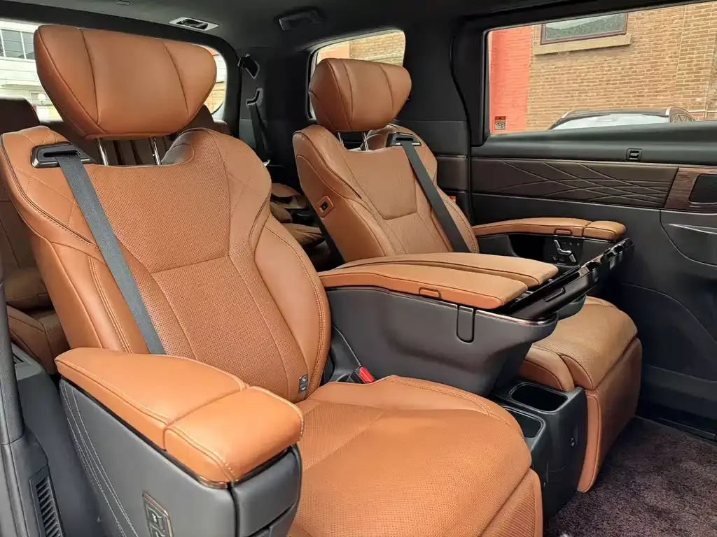 Toyota Alphard 2024 из CN, фото 9