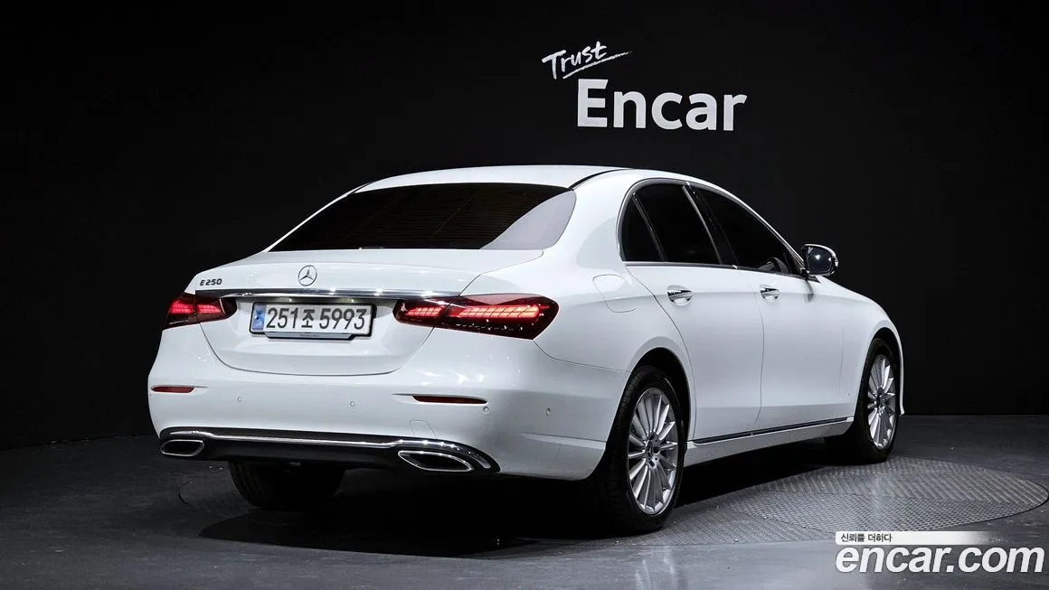 Mercedes-Benz E-Class 2023 из KR, фото 2