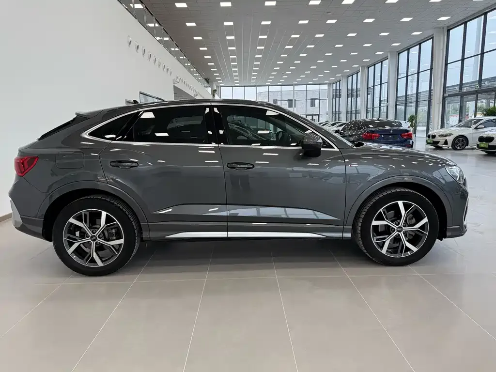 Audi Q3 Sportback 2021 из CN, фото 4