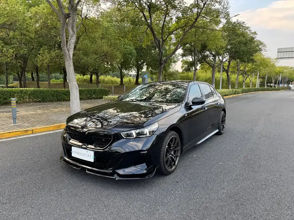 BMW 5 Series 2025 из CN, фото 1