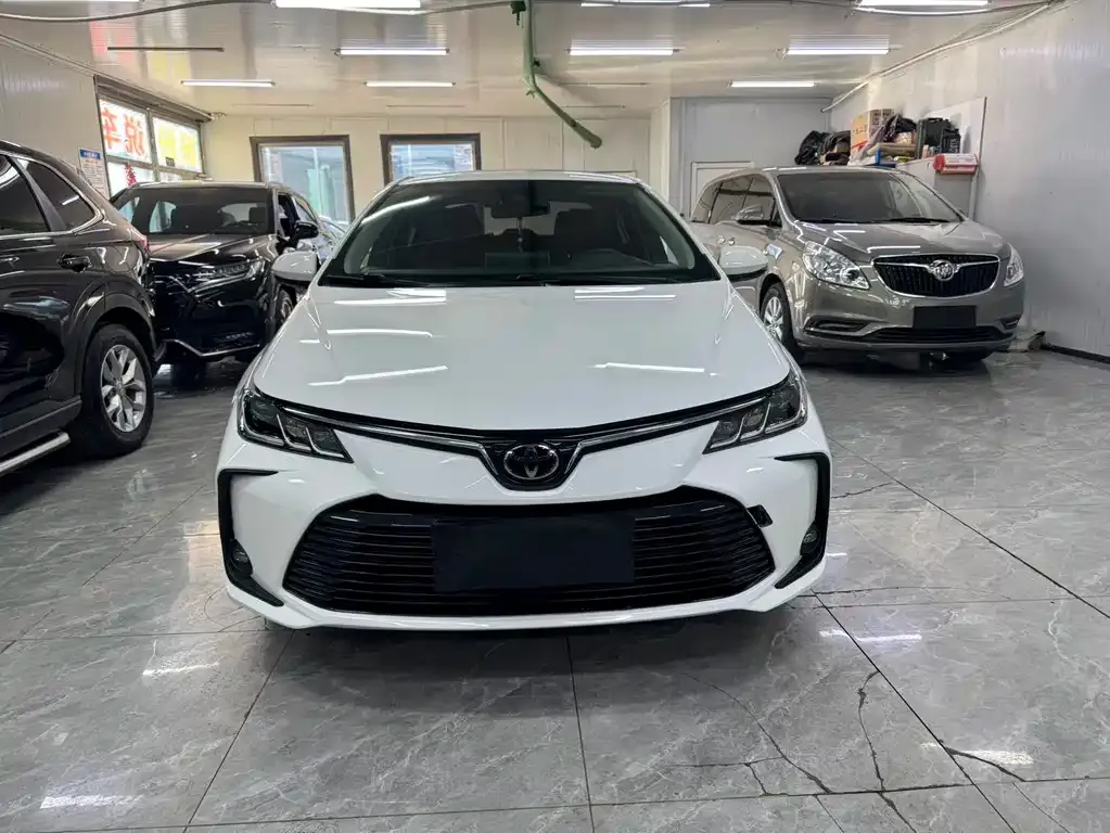 Toyota Corolla — фото 2