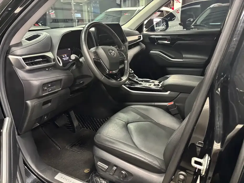 Toyota Highlander 2023 из CN, фото 2