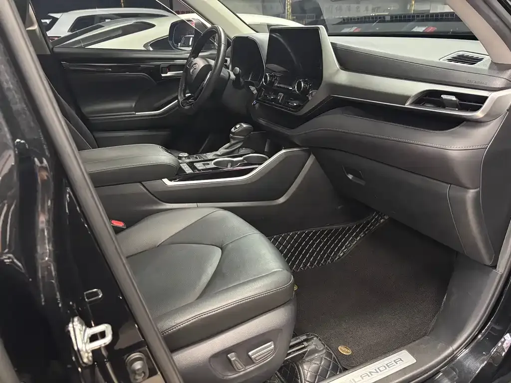 Toyota Highlander 2023 из CN, фото 4