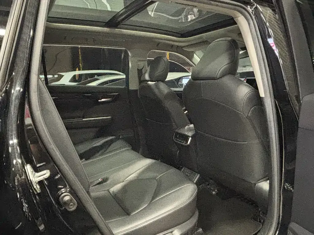 Toyota Highlander 2023 из CN, фото 5