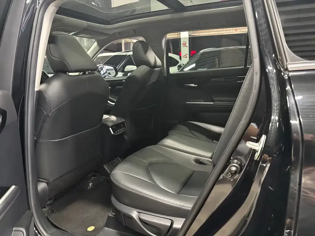 Toyota Highlander 2023 из CN, фото 6