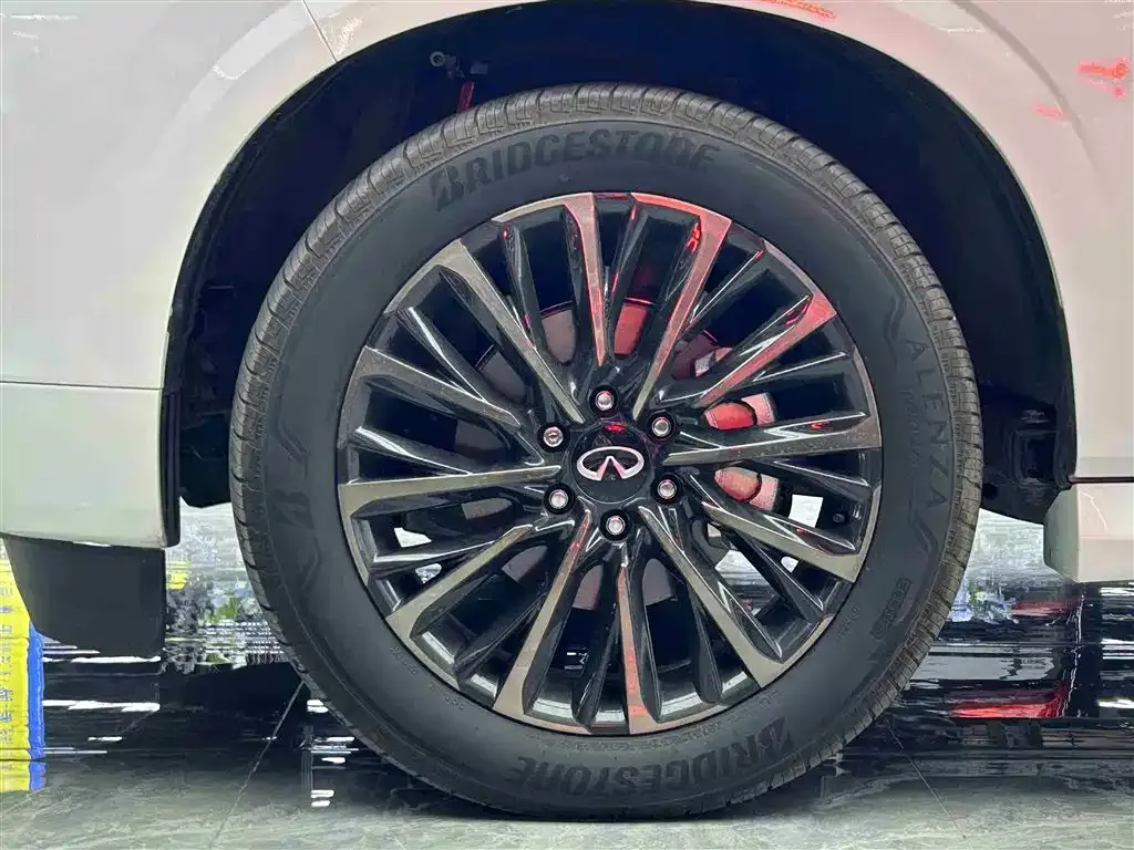 Infiniti QX80 2025 из CN, фото 4