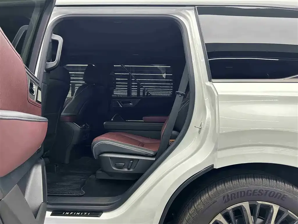 Infiniti QX80 2025 из CN, фото 7
