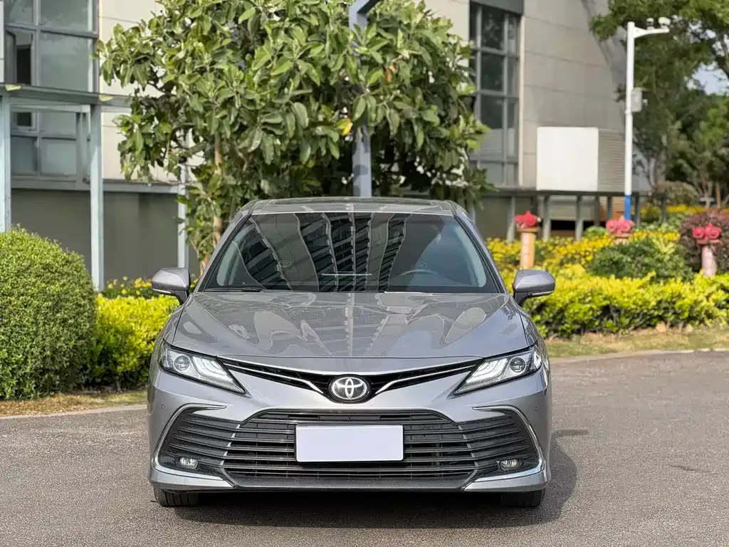 Toyota Camry 2023 из CN, фото 2