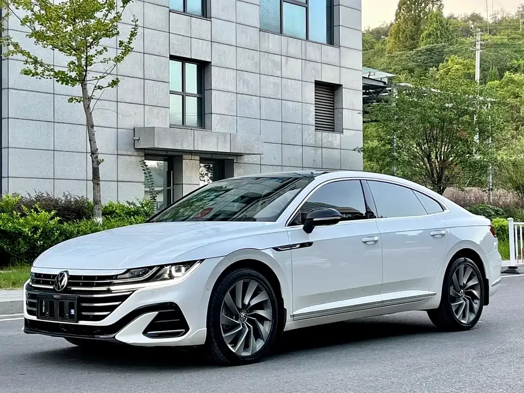 Volkswagen CC 2023 из CN, фото 1