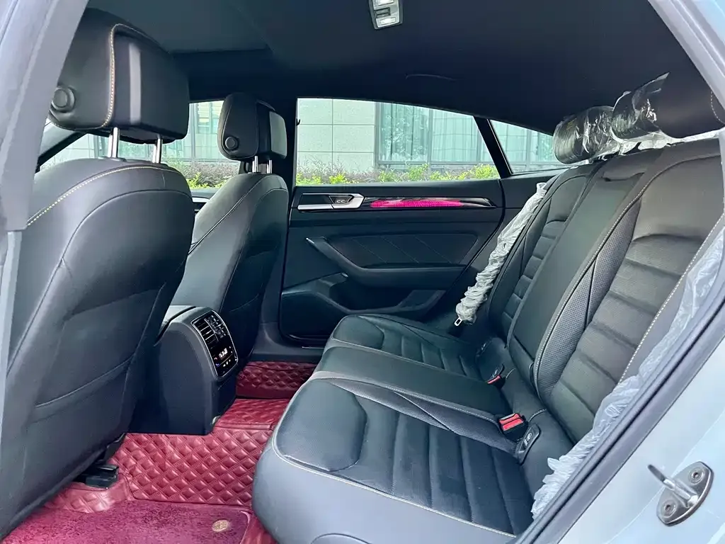 Volkswagen CC 2023 из CN, фото 8