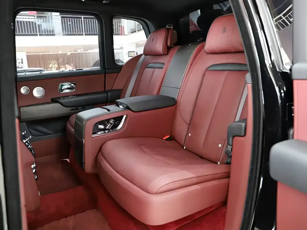 Rolls-Royce Cullinan 2022 из CN, фото 7