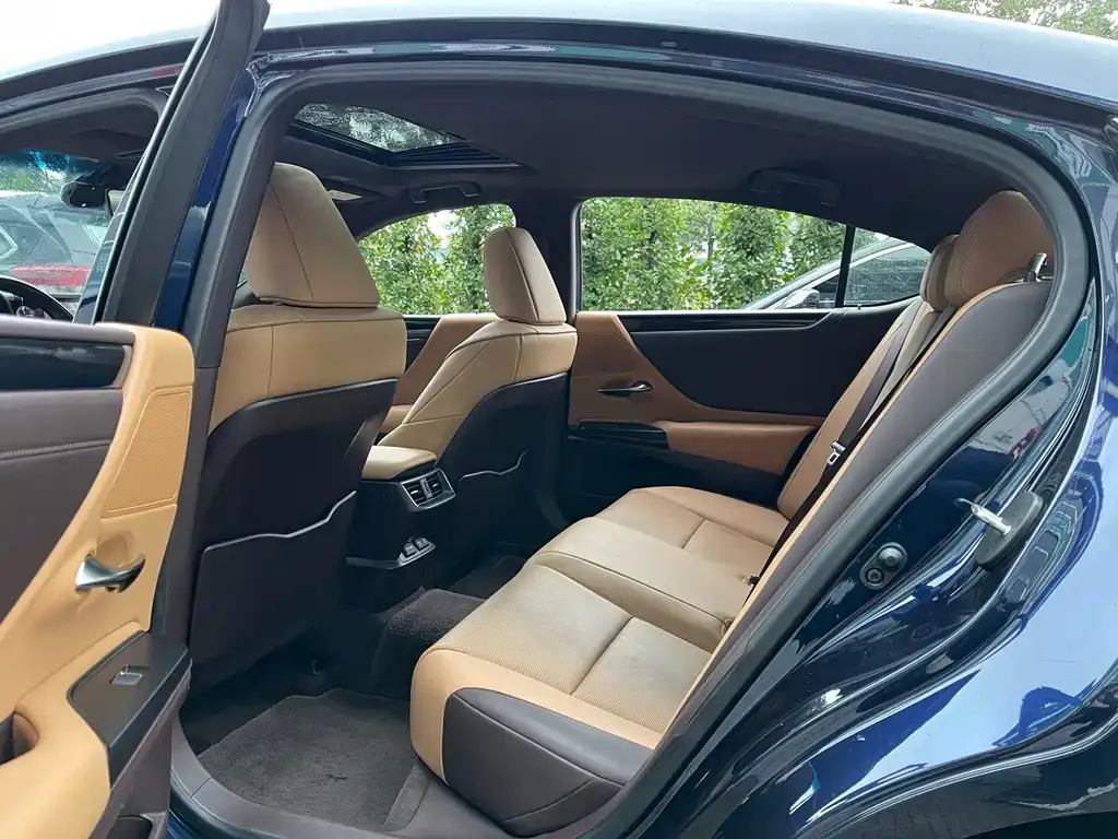 Lexus ES 2021 из CN, фото 8