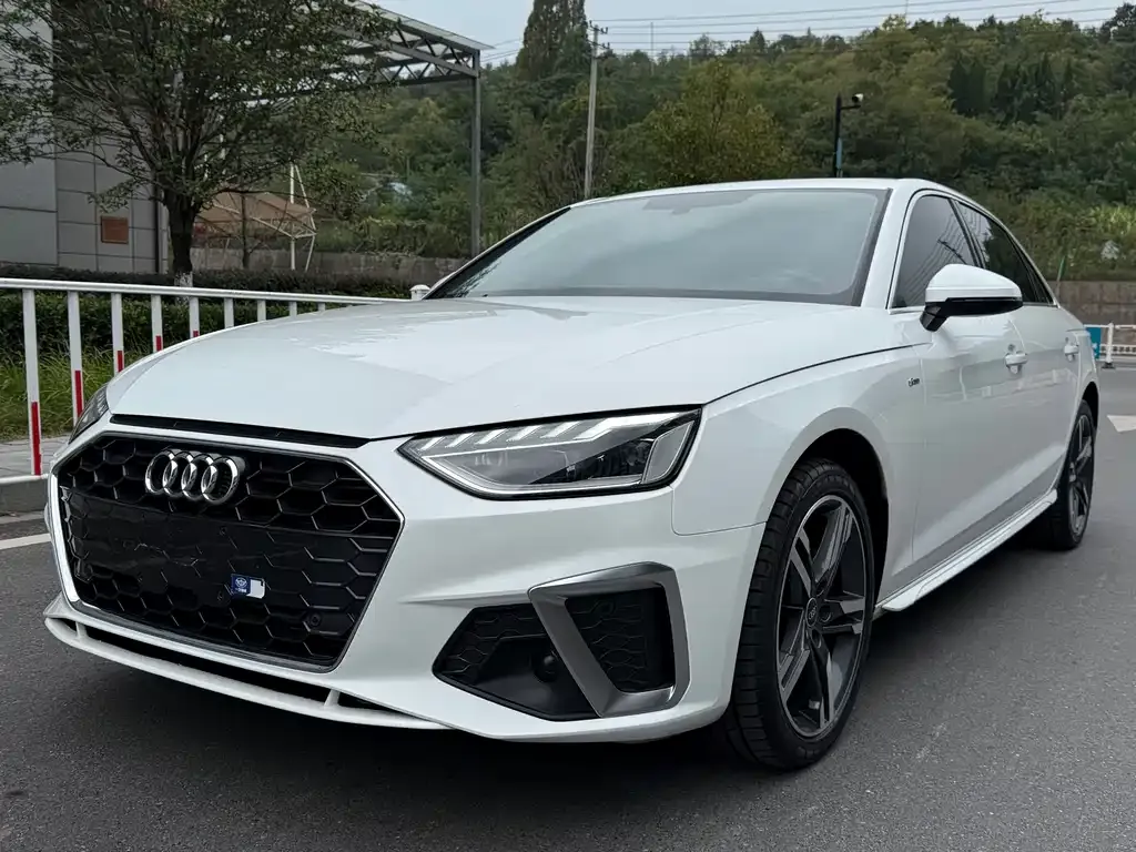 Audi A4L 2023 из CN, фото 1