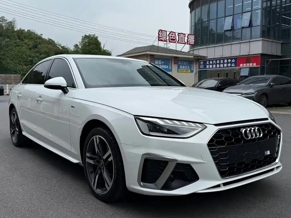 Audi A4L 2023 из CN, фото 3