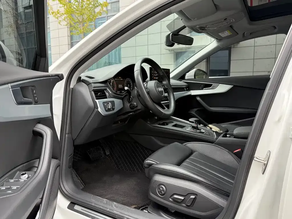 Audi A4L 2023 из CN, фото 5