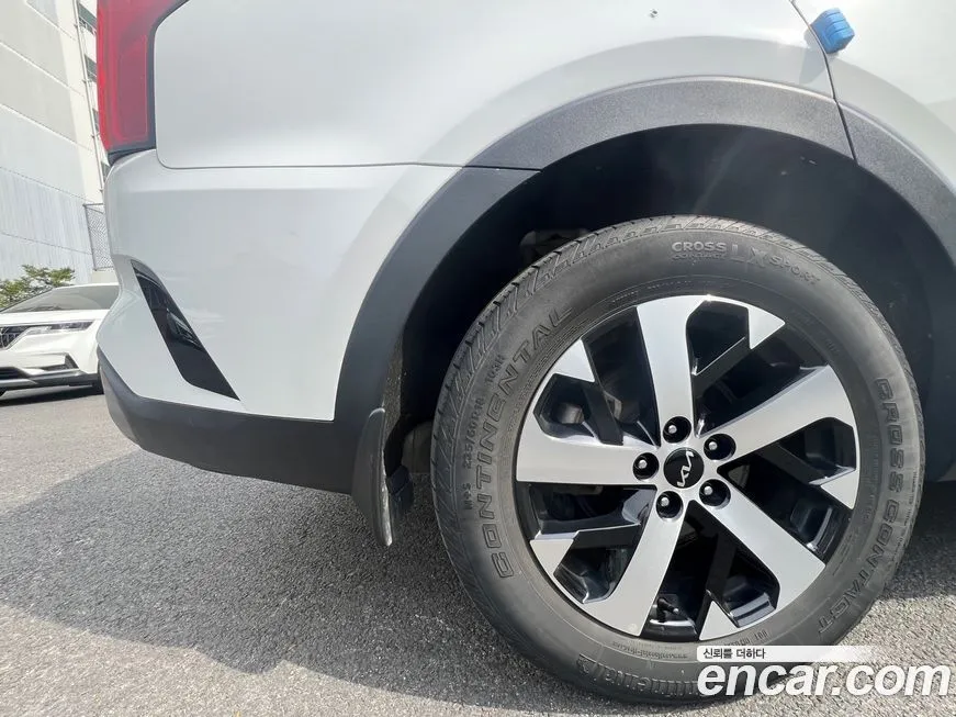 Kia Sorento — фото 9