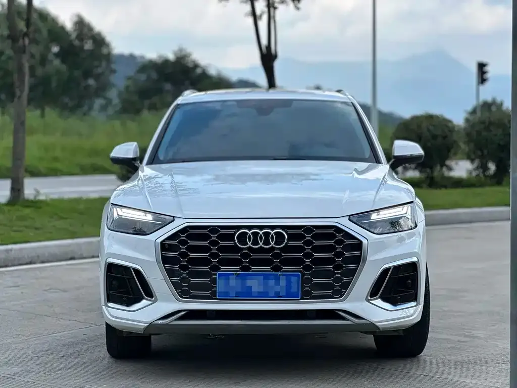 Audi Q5L 2023 из CN, фото 2