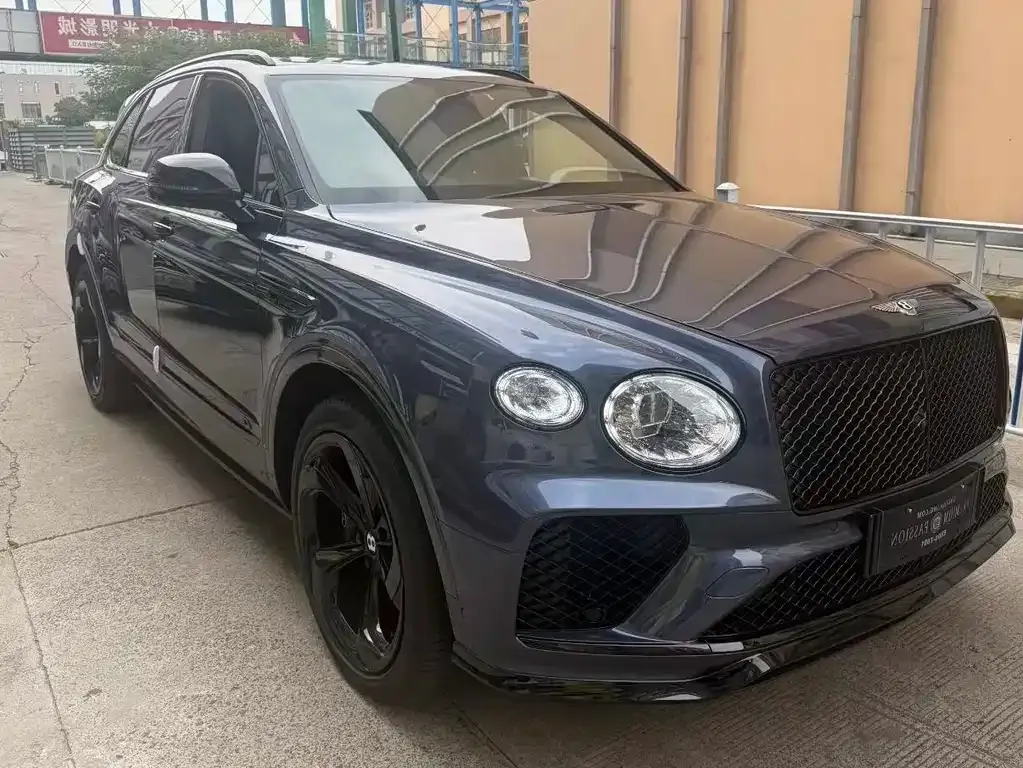 Bentley Bentayga 2023 из CN, фото 8